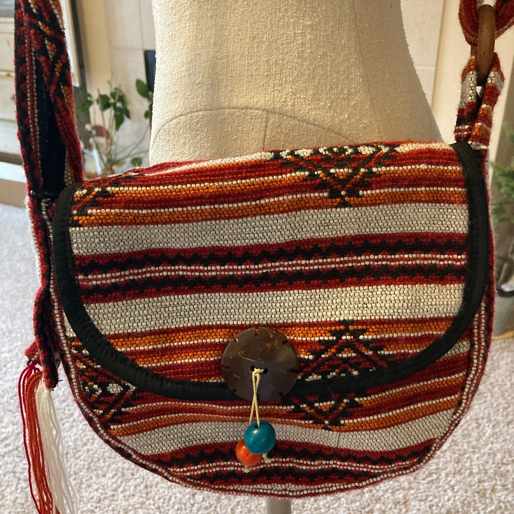 Too cute.  Make it your perfect fit.  Adjustable strap  ❤️ the bohemian style